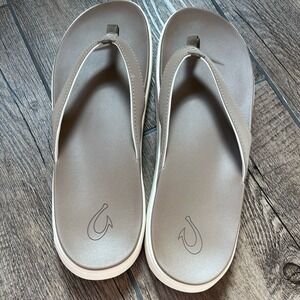 OluKai‎ Nu'a Pi'o Beach Warm Taupe Sandals Women's Size 11